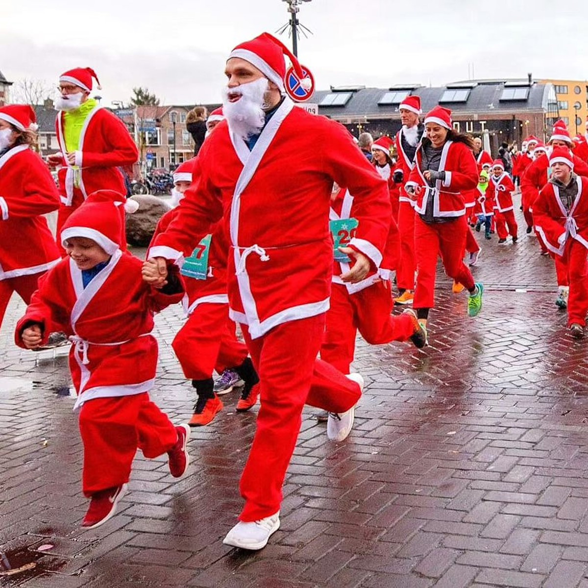 Santa Running